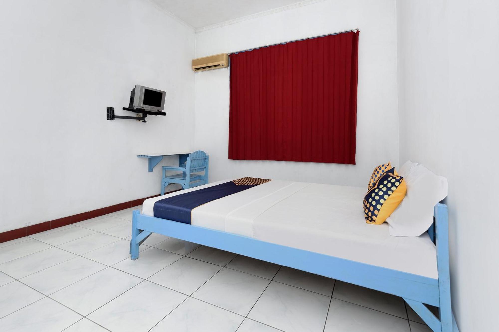 Spot On 2289 Hotel Saudara Тегал Экстерьер фото