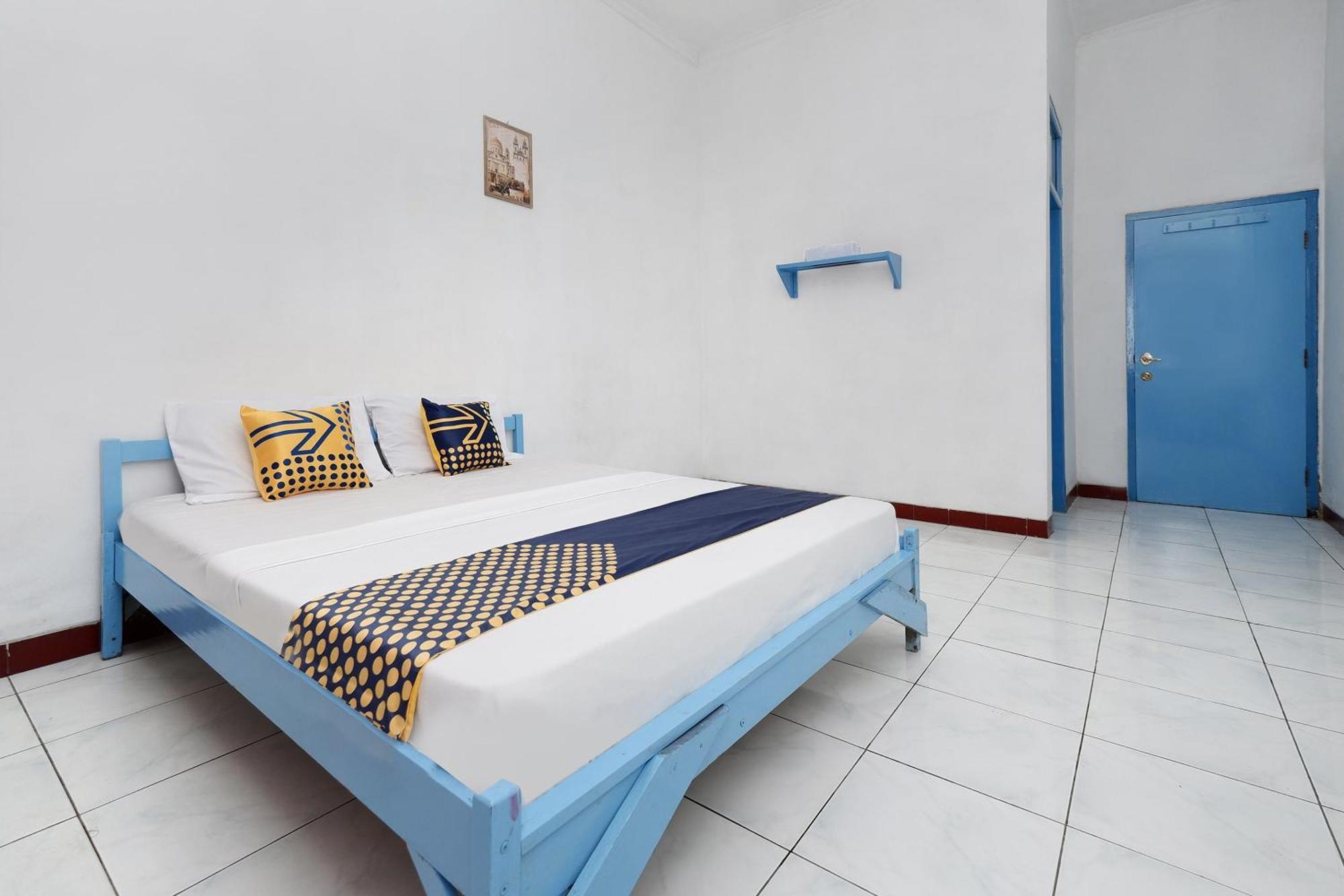 Spot On 2289 Hotel Saudara Тегал Экстерьер фото