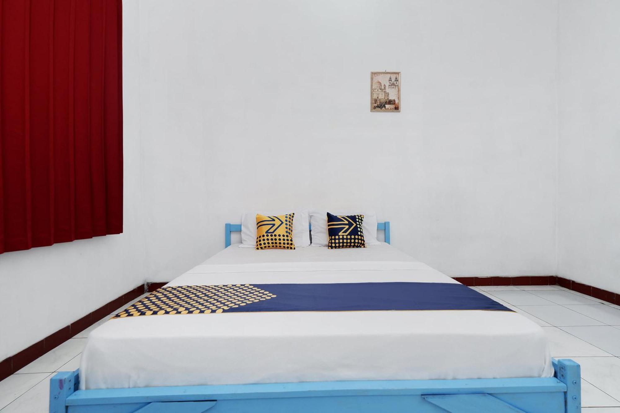 Spot On 2289 Hotel Saudara Тегал Экстерьер фото
